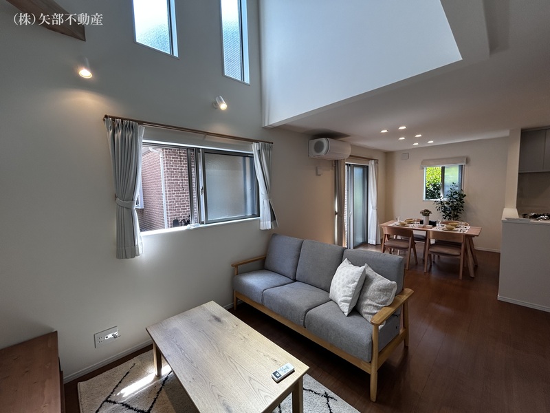 ���r���O