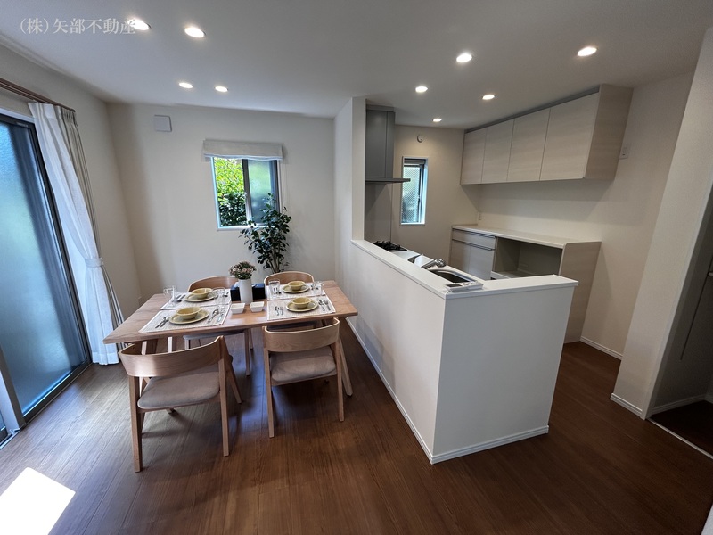 ���r���O