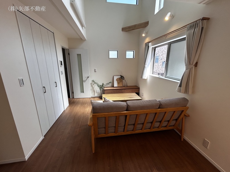 ���r���O