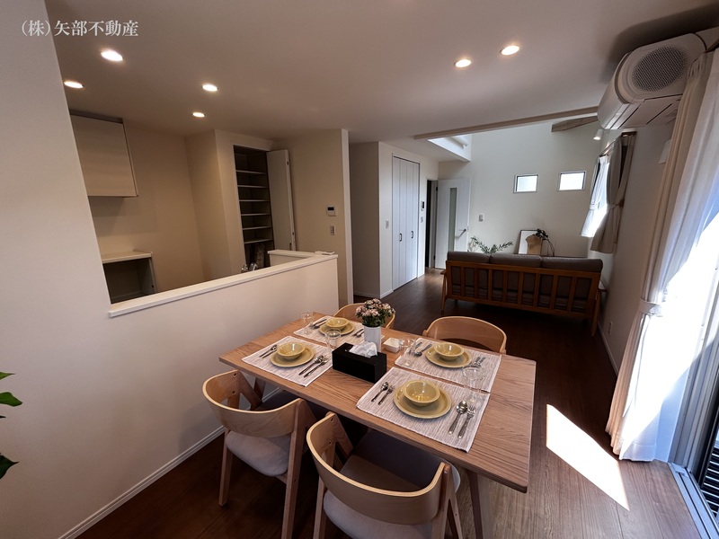 ���r���O