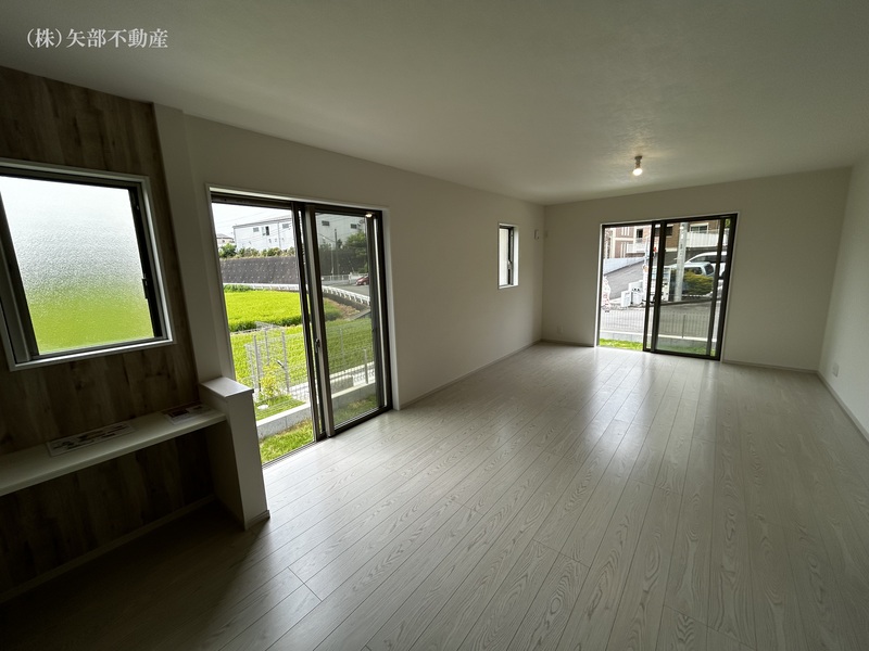 ���r���O