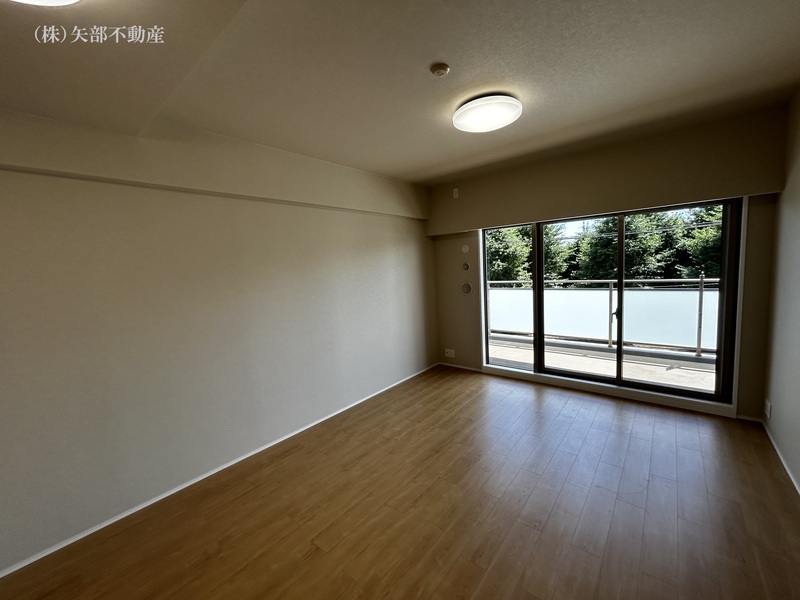 ���r���O