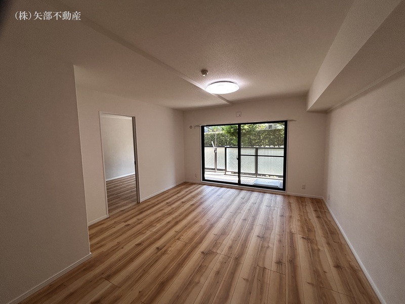 ���r���O