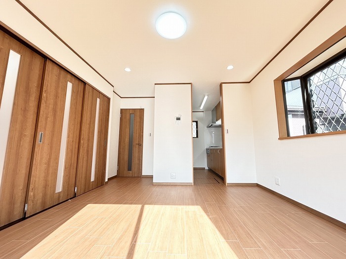 ���r���O