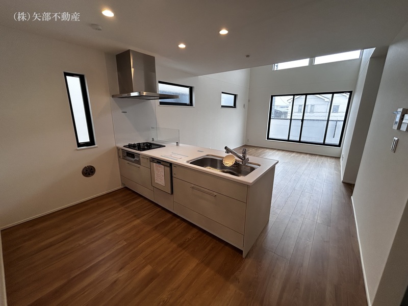 ���r���O