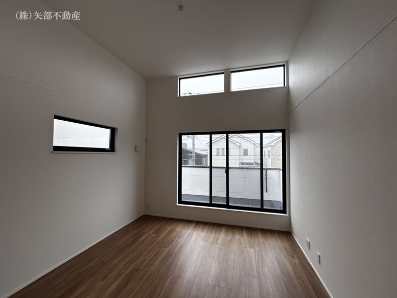 ���r���O