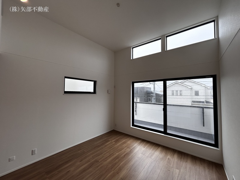 ���r���O