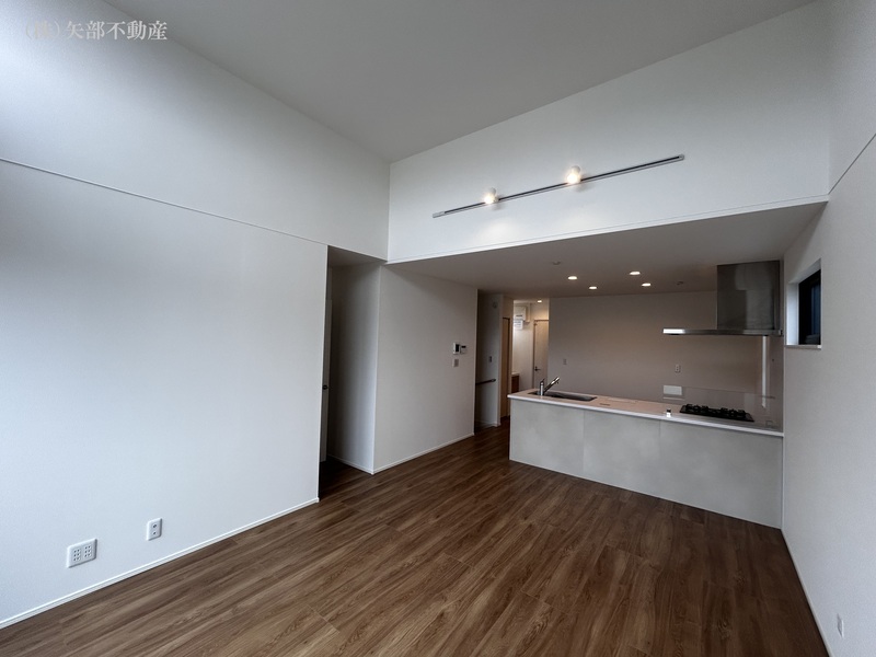 ���r���O