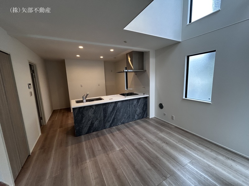 ���r���O