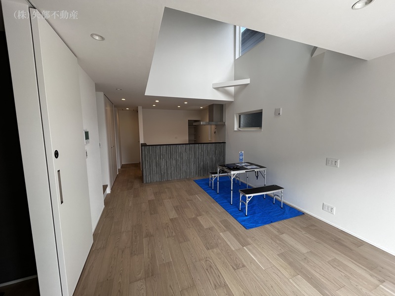 ���r���O