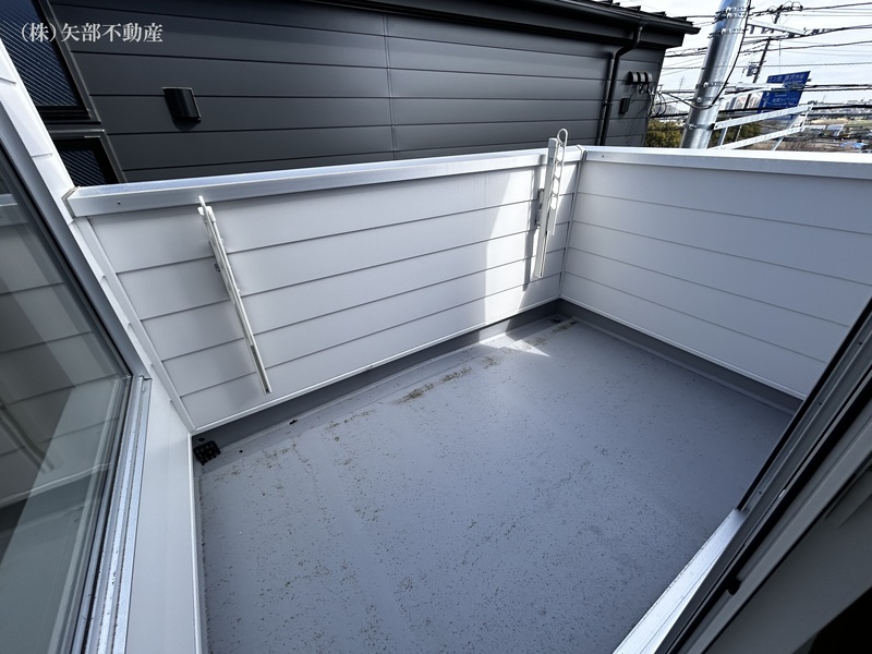 �o���R�j�[