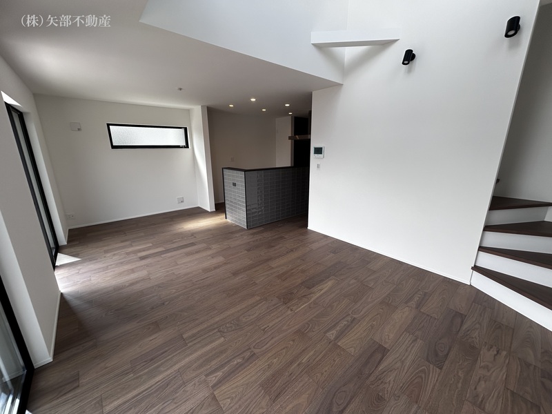 ���r���O