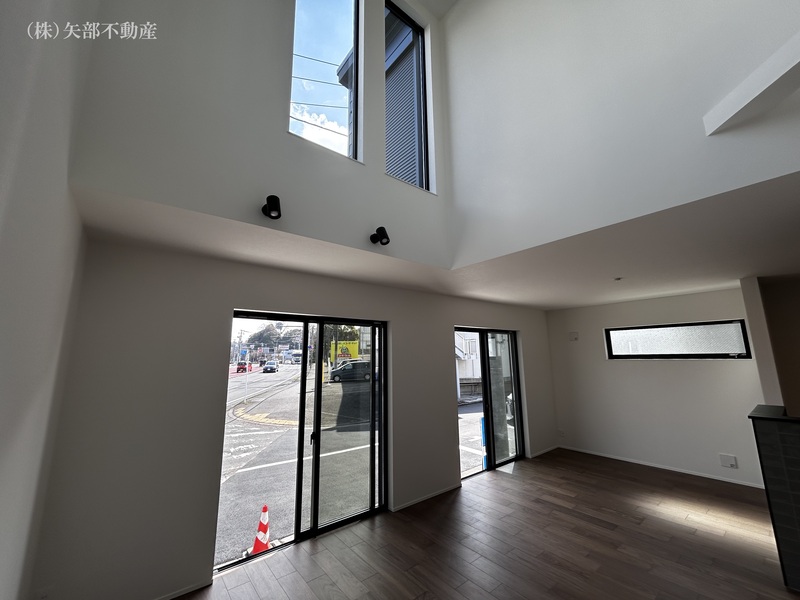 ���r���O