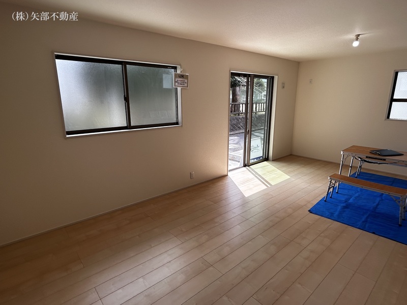 ���r���O