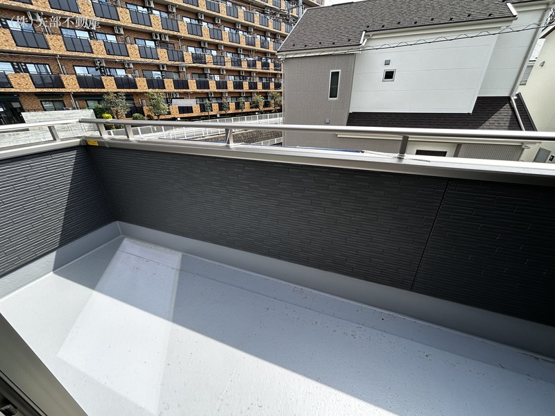 �o���R�j�[