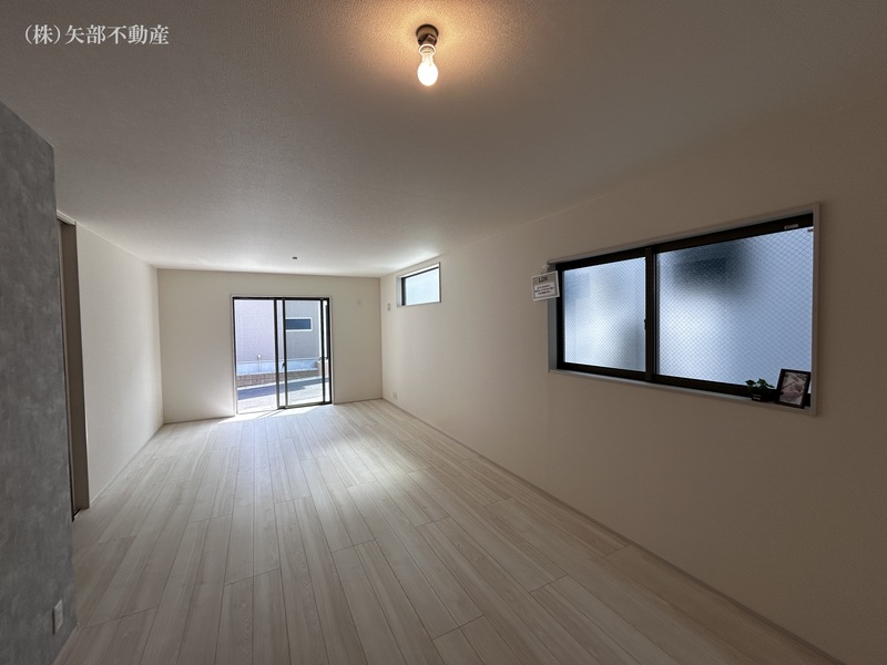 ���r���O