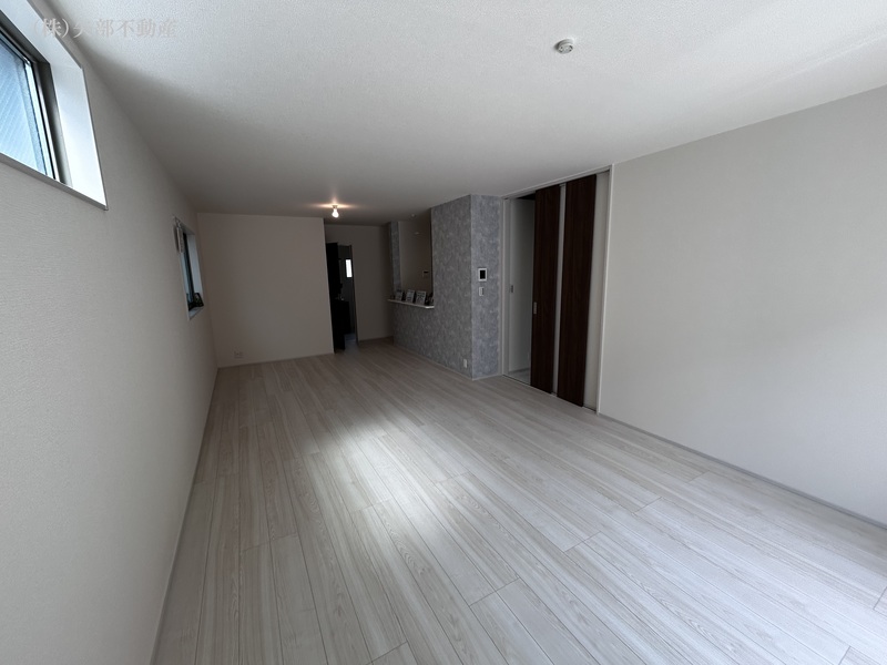 ���r���O