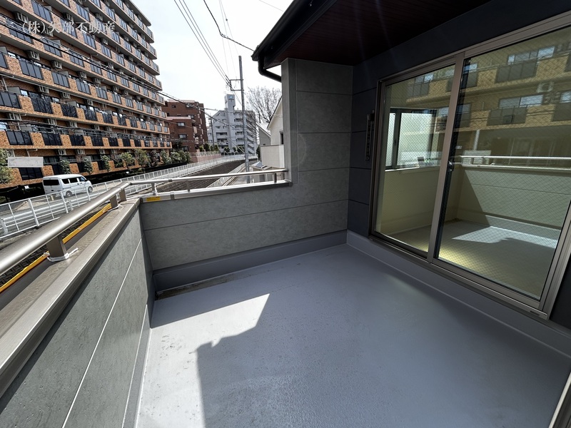 �o���R�j�[