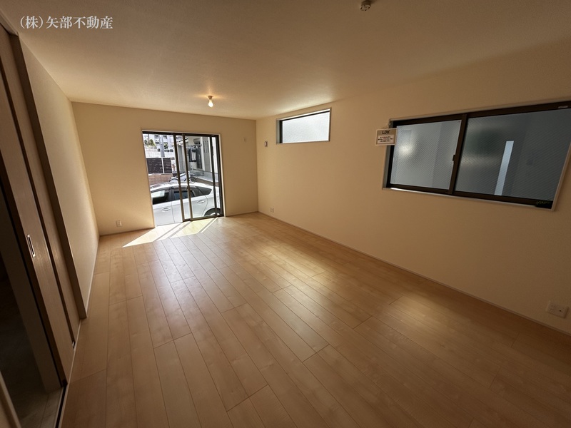 ���r���O