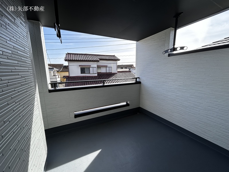 �o���R�j�[