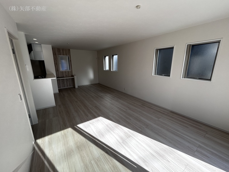 ���r���O