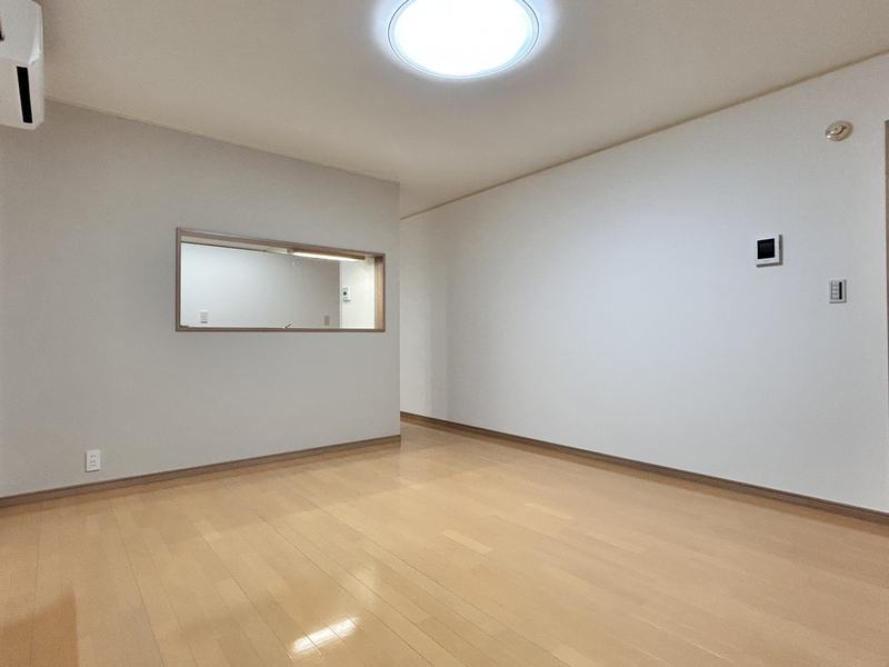 ���r���O