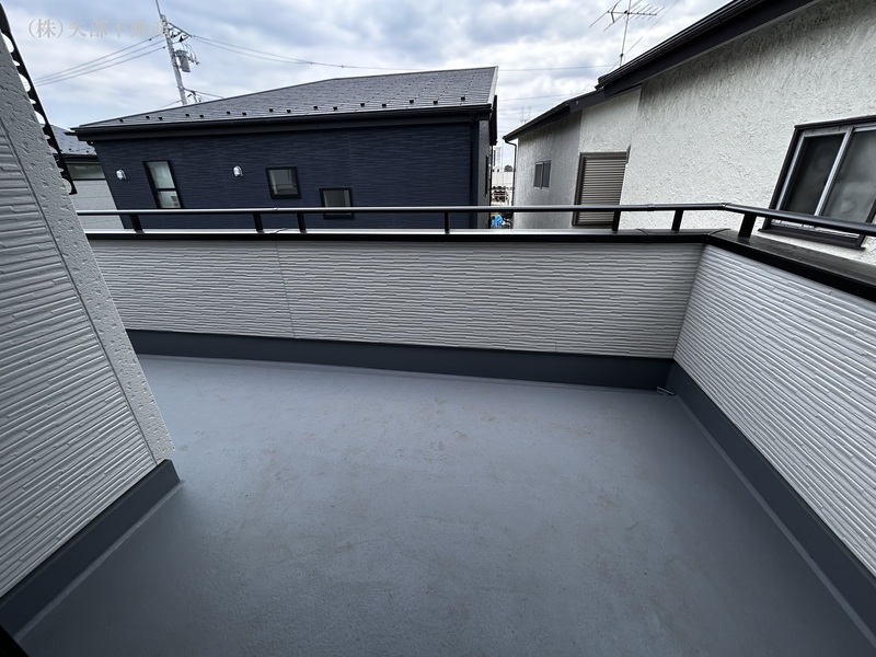 �o���R�j�[