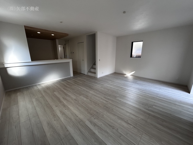 ���r���O