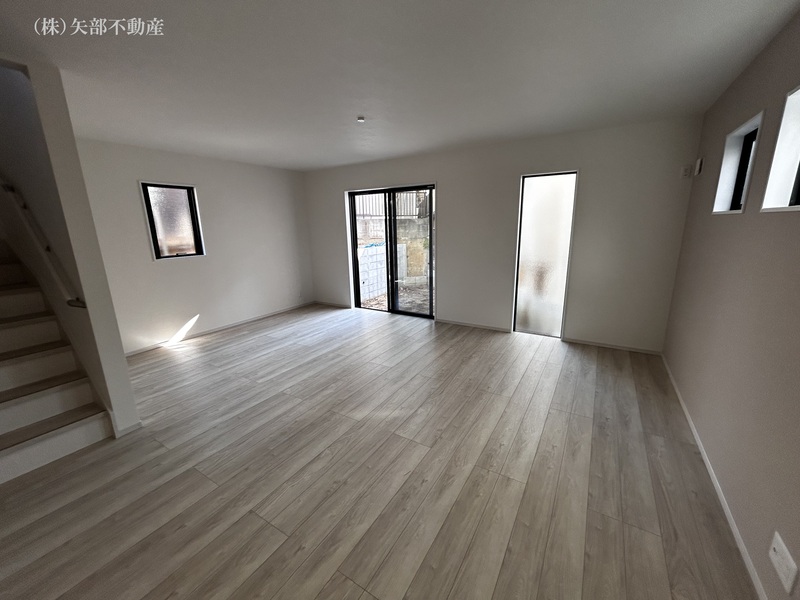 ���r���O