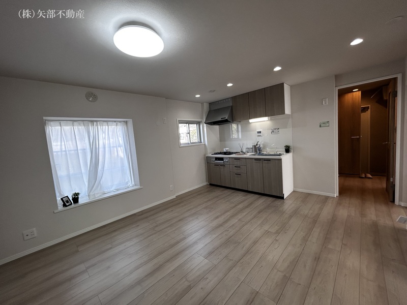 ���r���O