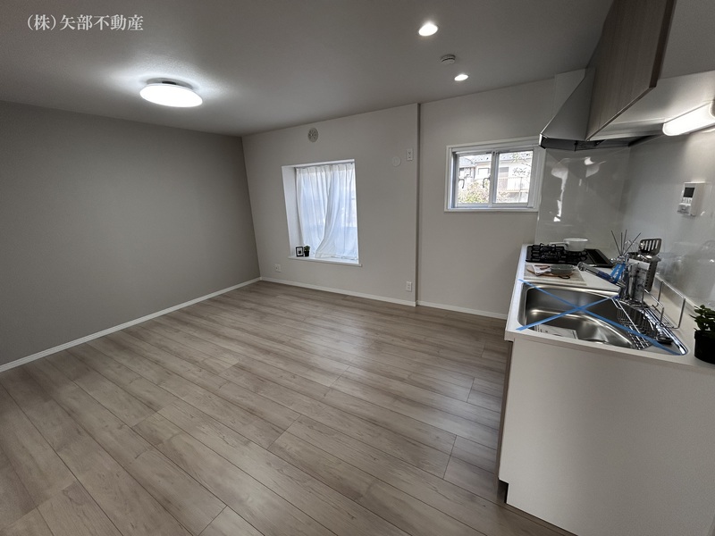 ���r���O