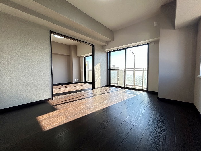 ���r���O