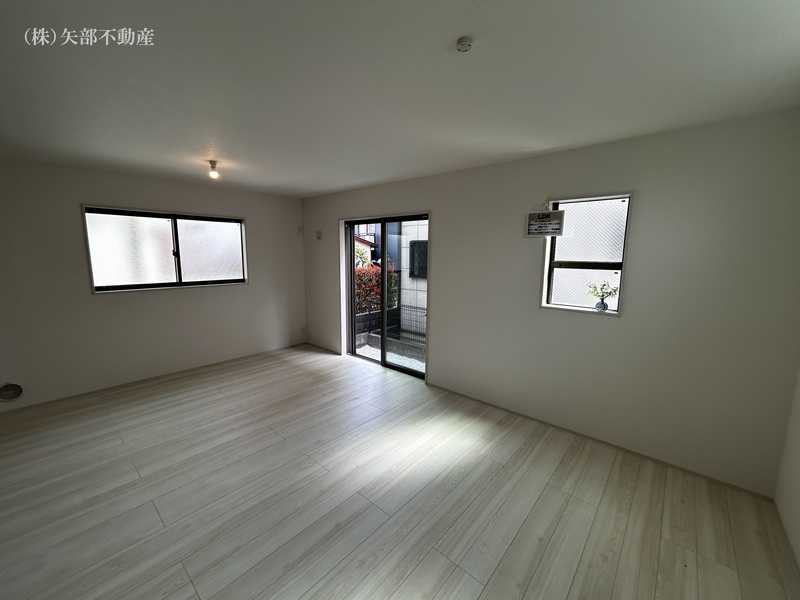 ���r���O