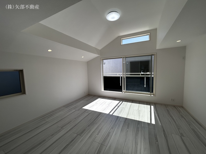 ���r���O