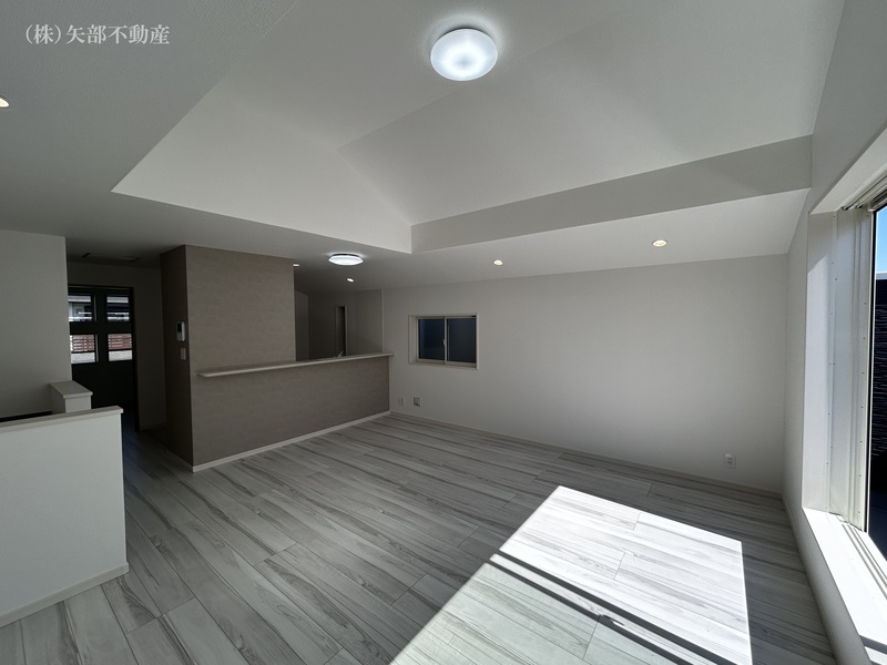 ���r���O