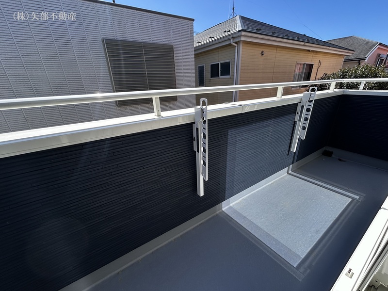 �o���R�j�[