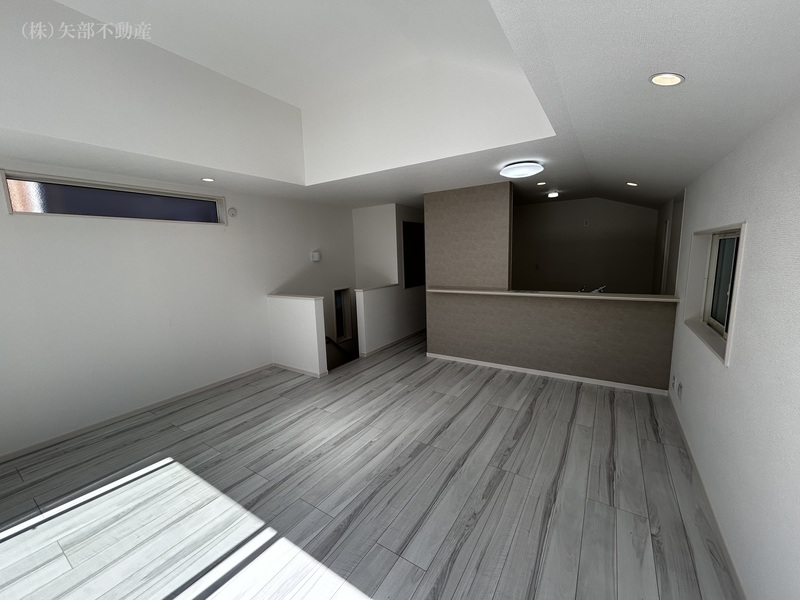 ���r���O