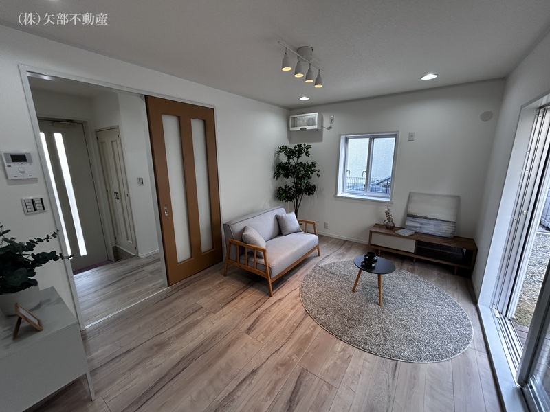 ���r���O