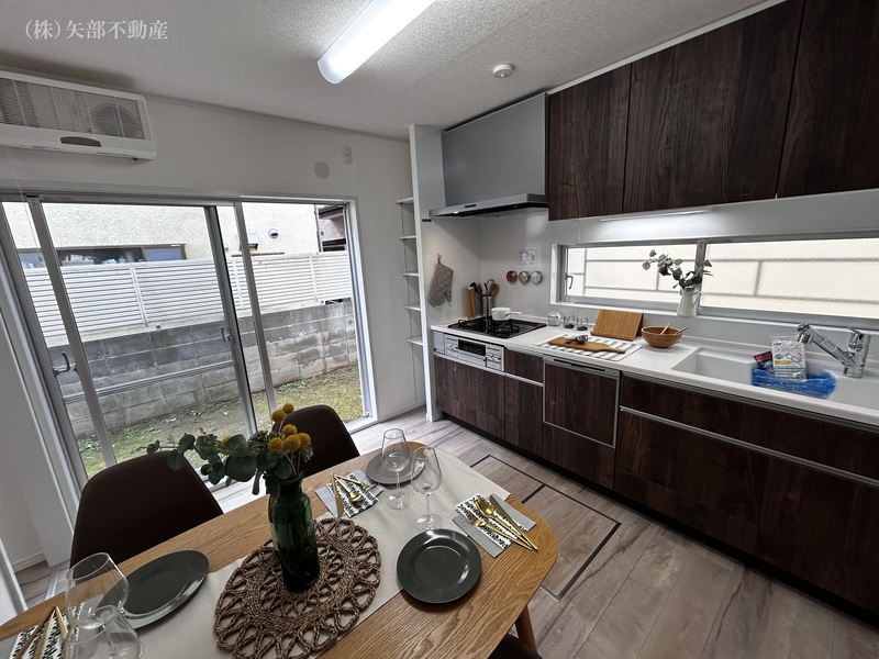 �_�C�j���O�L�b�`��