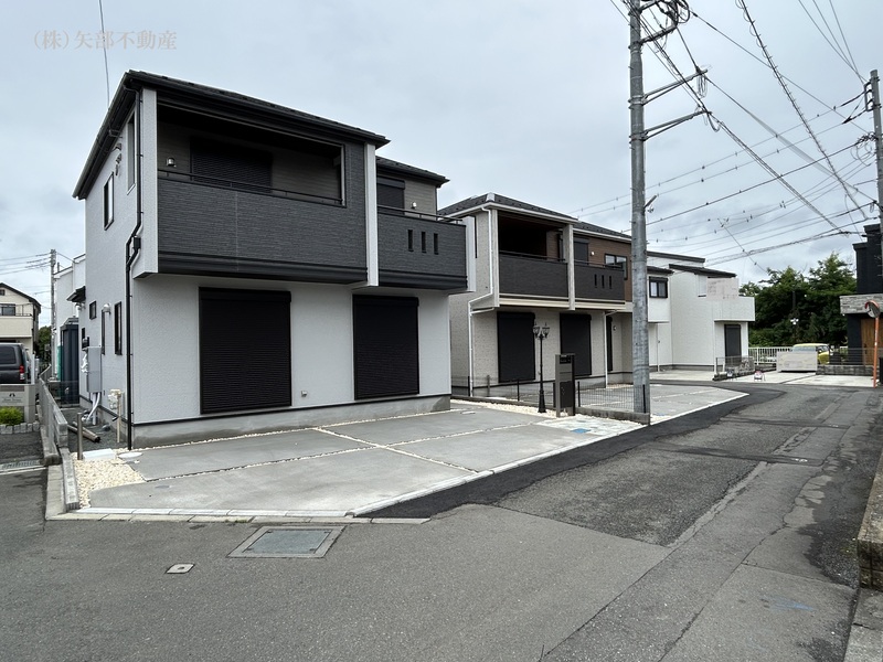 �O��