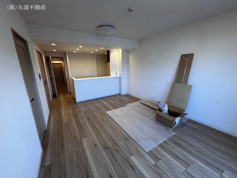 ���r���O