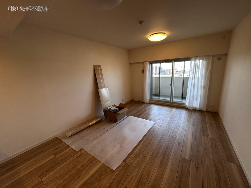 ���r���O