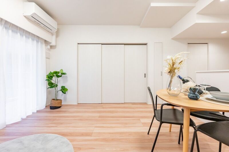 ���r���O