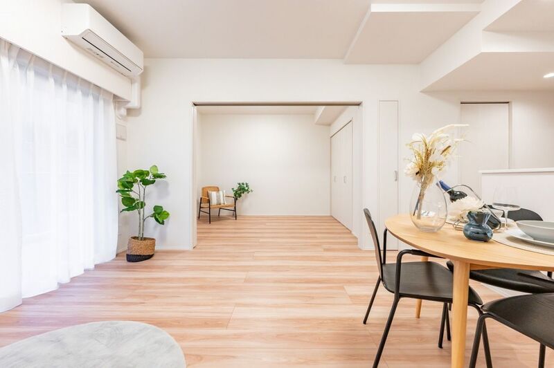 ���r���O