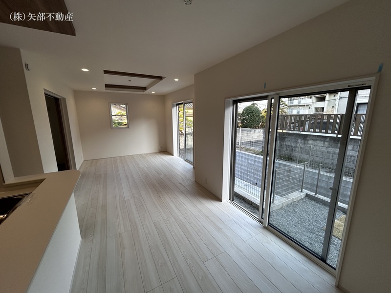 ���r���O