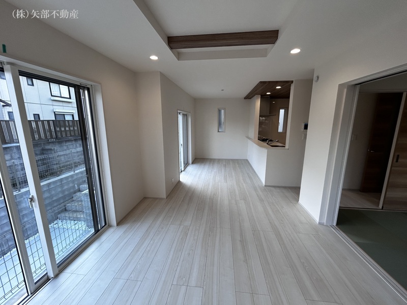 ���r���O