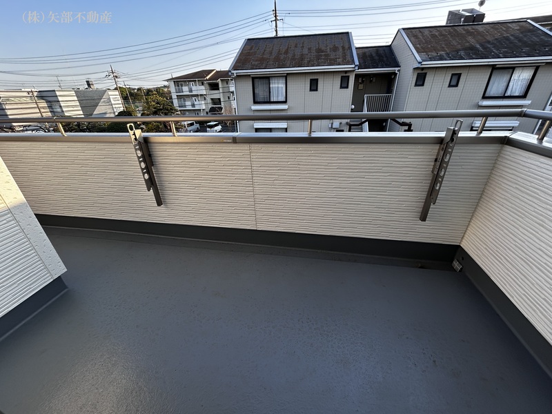 �o���R�j�[