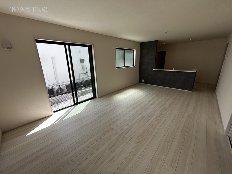 ���r���O