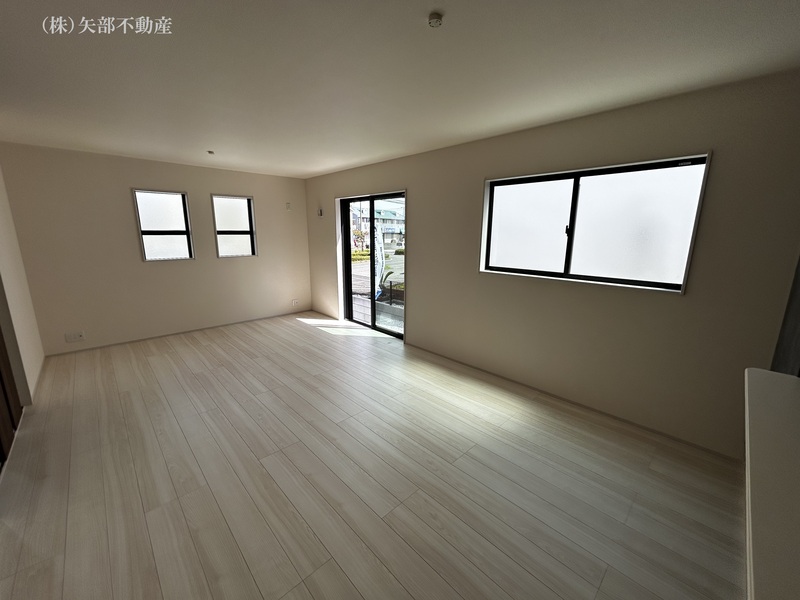 ���r���O