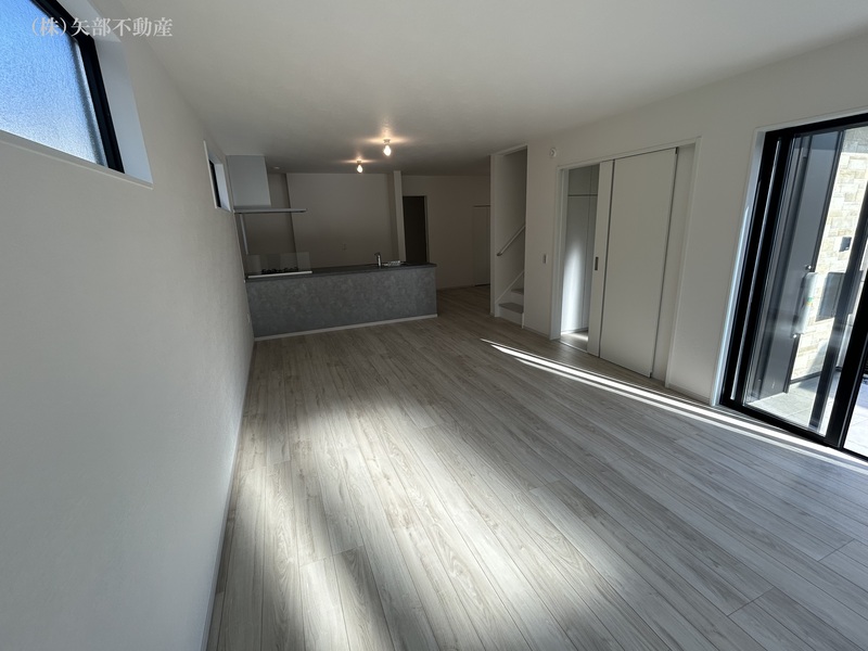 ���r���O